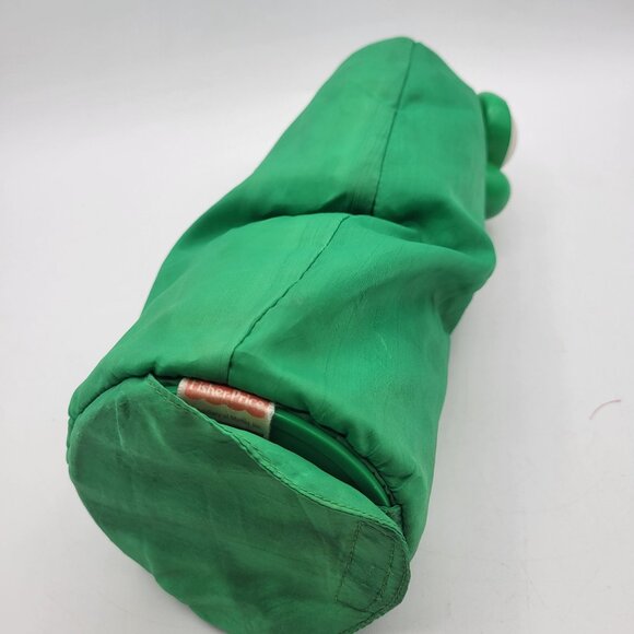 Fisher Price Veggie Tales LARRY the CUCUMBER Sing & Dance Vintage 2000 WORKS! - Picture 7 of 9